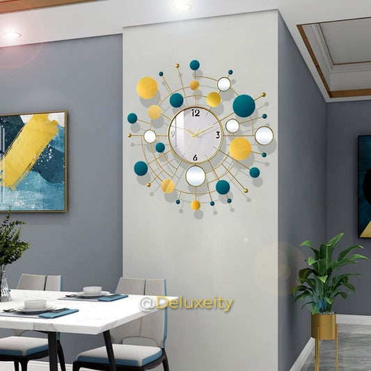 Modern Artistic Wall Clock – Luxury Metal Design with Geometric Mirror Accents