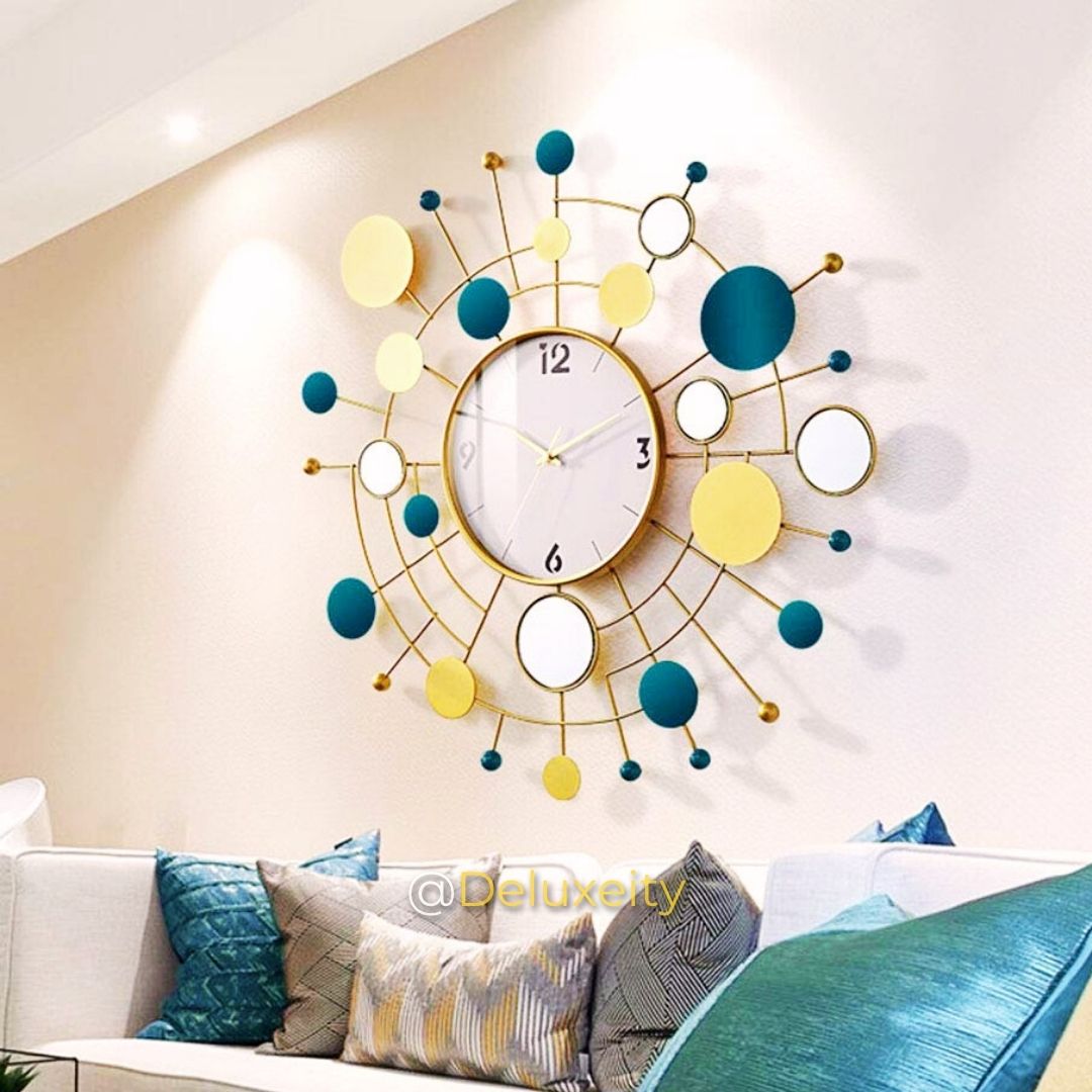 Modern Artistic Wall Clock – Luxury Metal Design with Geometric Mirror Accents
